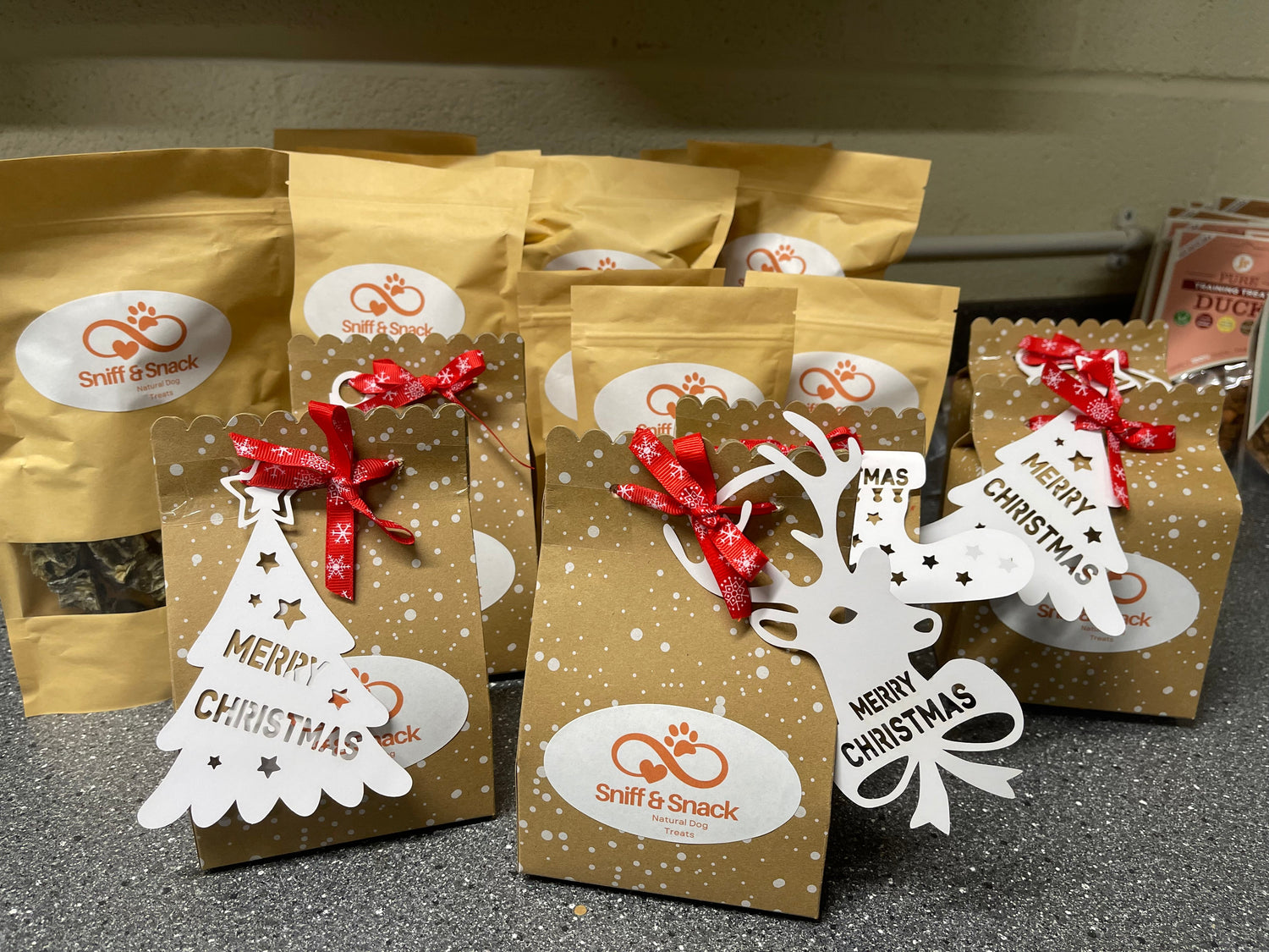 Pawsitively Festive Treats – Sniff & Snack Christmas Collection