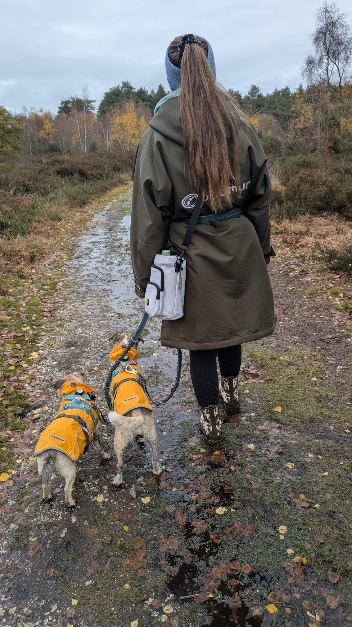 Dog Water Bottle Bag | Contour Trail Crossbody Carrier
