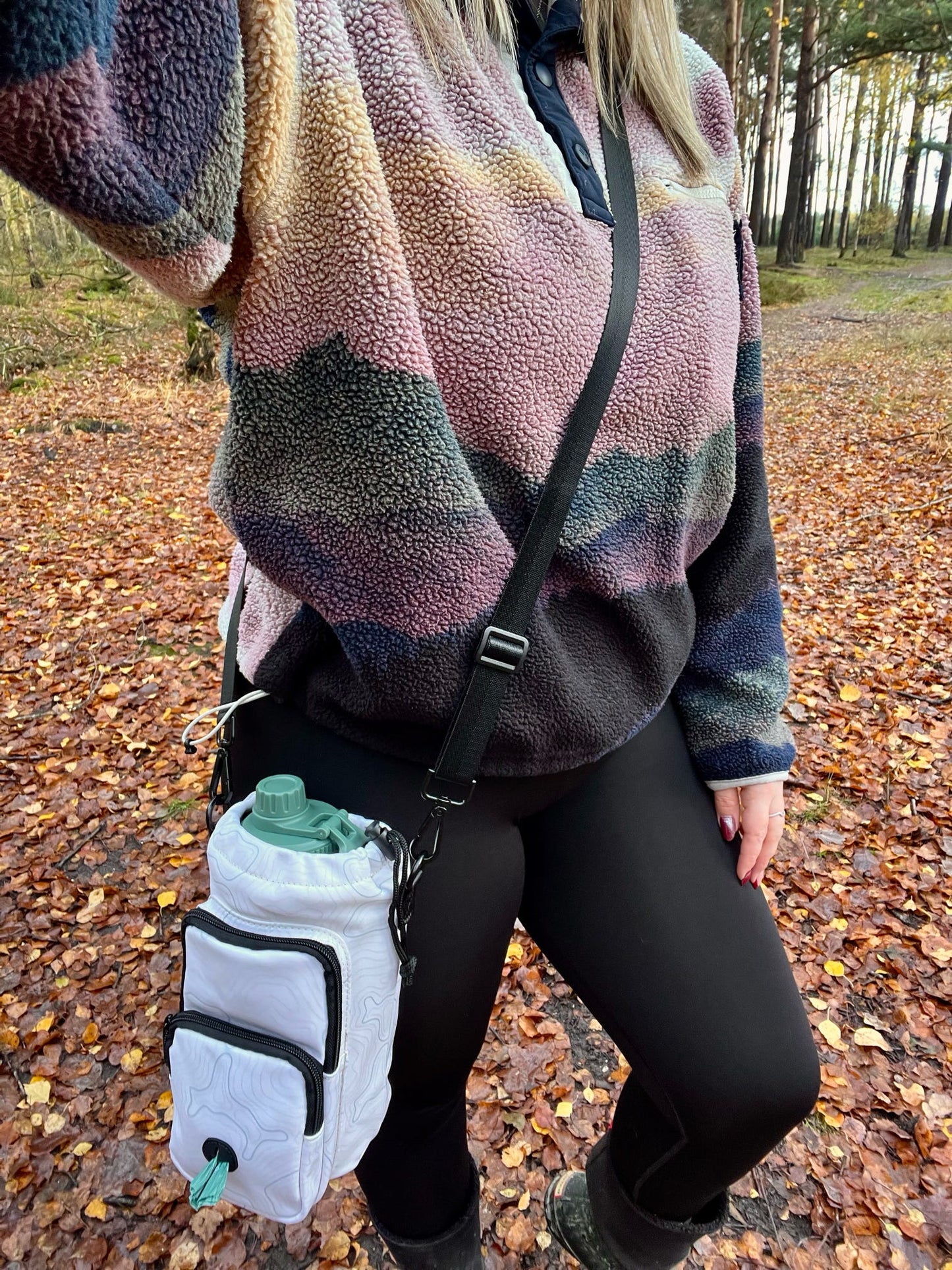 Dog Water Bottle Bag | Contour Trail Crossbody Carrier
